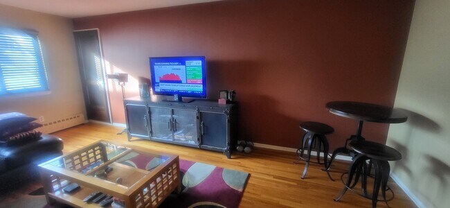 Foto del edificio - 5 W Lawrence Park Dr