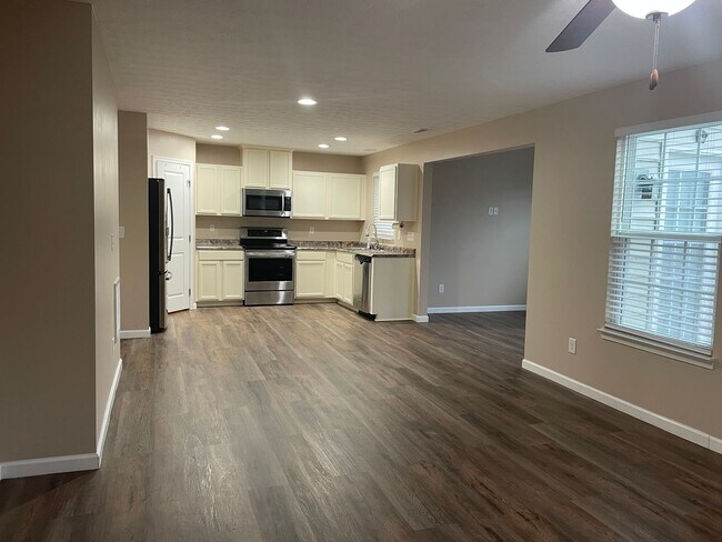 Building Photo - Beautiful, Newer Built Home in Riverside