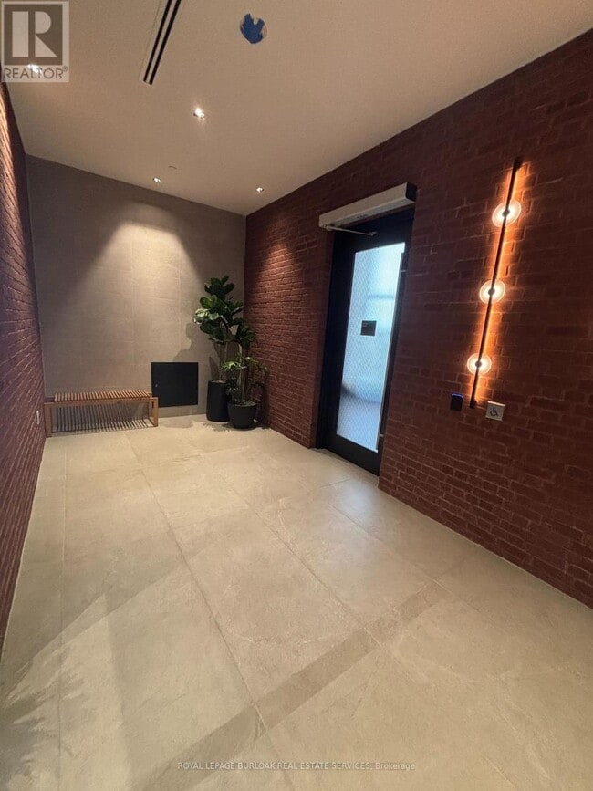 Building Photo - 3200 William Coltson Ave