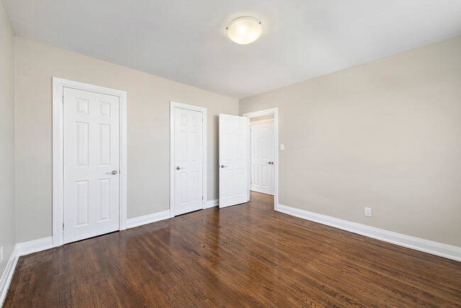 Building Photo - 12-26 Rosseau Rd