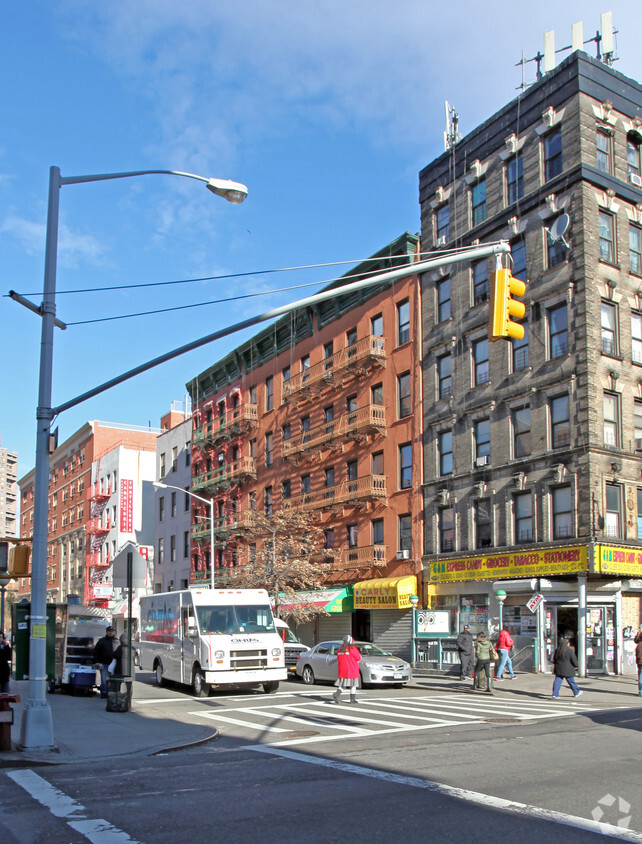 Primary Photo - 137 E 110th St