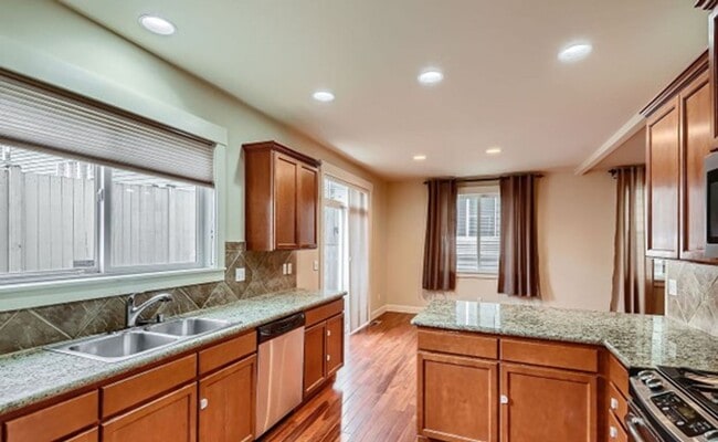 Building Photo - Beautiful Bothell Home in Northshore School District!!