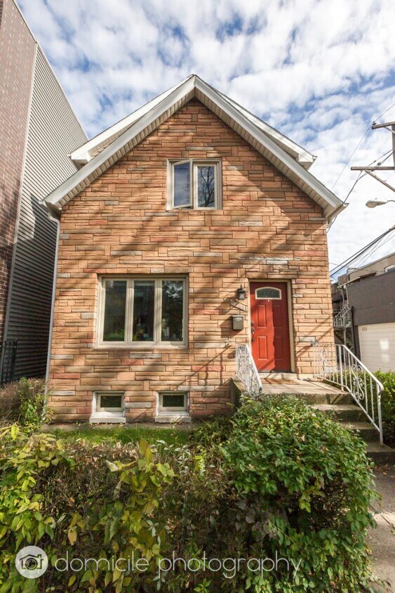 Primary Photo - 3 bedroom in Chicago IL 60647