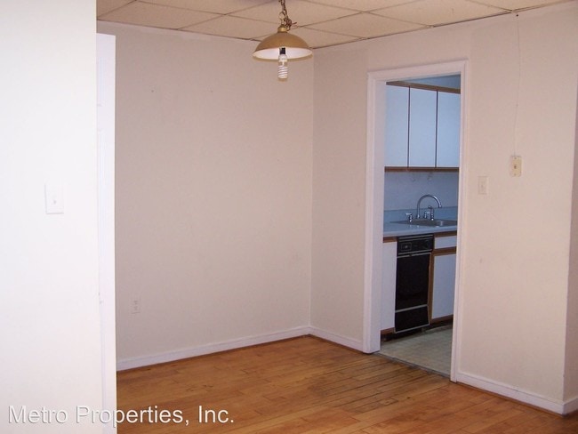 Building Photo - 815 W Broad St