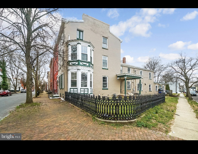 Corner exterior and side - 202 E Union St