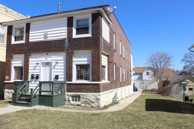 Building Photo - 840 N Hickory St