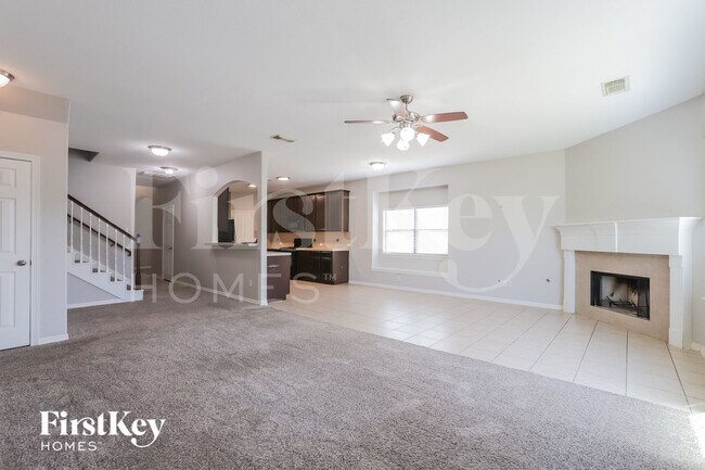 Foto del edificio - 8015 N Tarrytown Crossing Dr