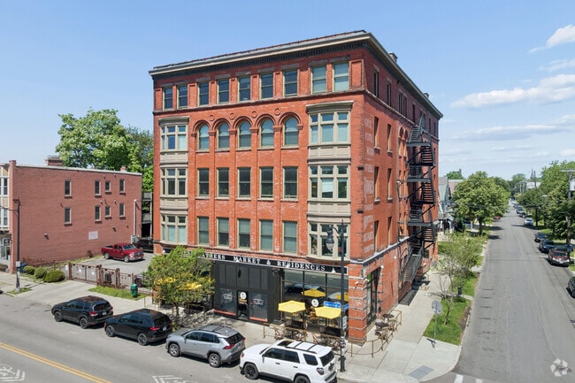 Building Photo - 346 Connecticut St