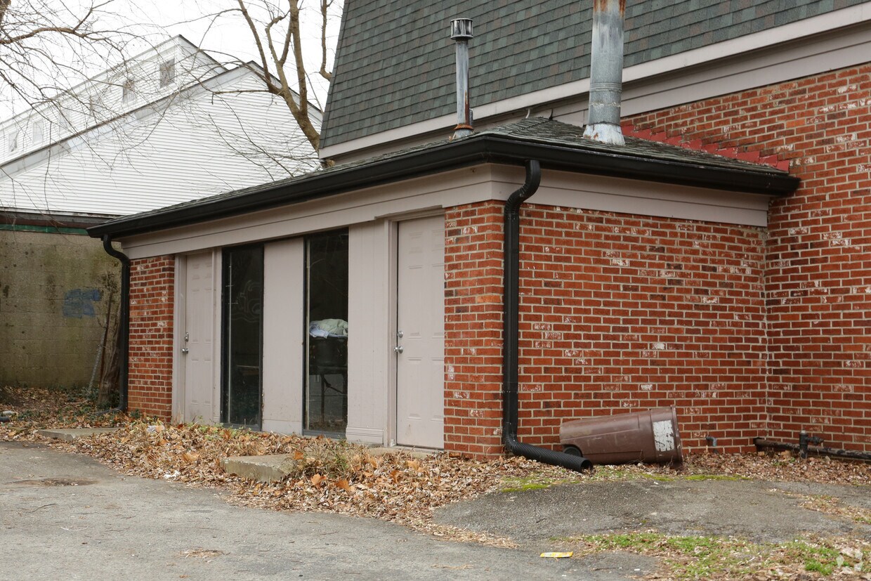 Foto del edificio - 613 N Hite Ave