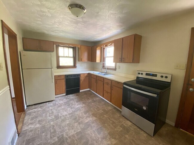 Foto del edificio - 2 Bed / 1 Bath Single Family Home for Rent...