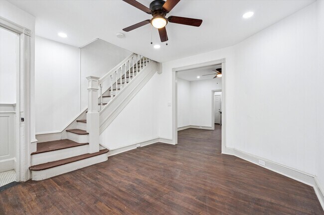 Building Photo - 5551 Addison St