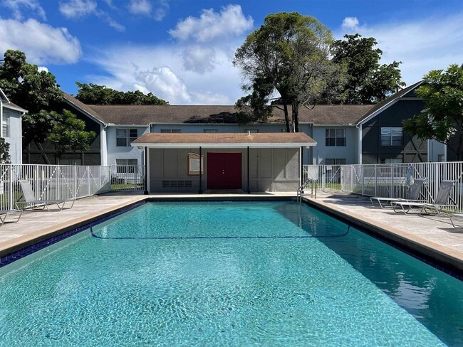 Building Photo - Advenir at San Tropez