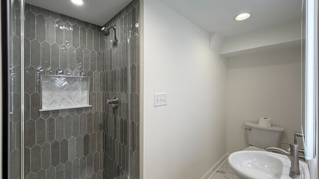 Foto del edificio - 212 Alderman Rd