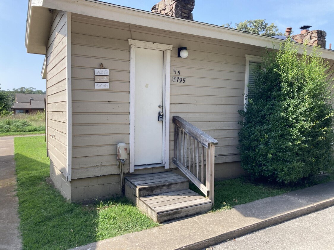 13795 Turnberry Ln, Siloam Springs, AR 72761 Townhome Rentals in