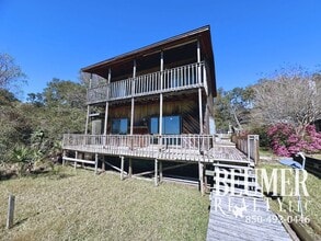 Building Photo - 15025 Innerarity Point Rd
