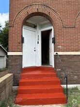 Building Photo - 439 Fassen St