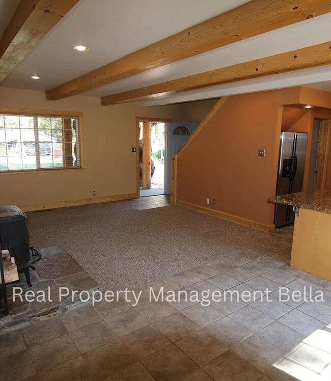 Foto del edificio - Charming property situated in the highly sought-after South Lake Tahoe Area
