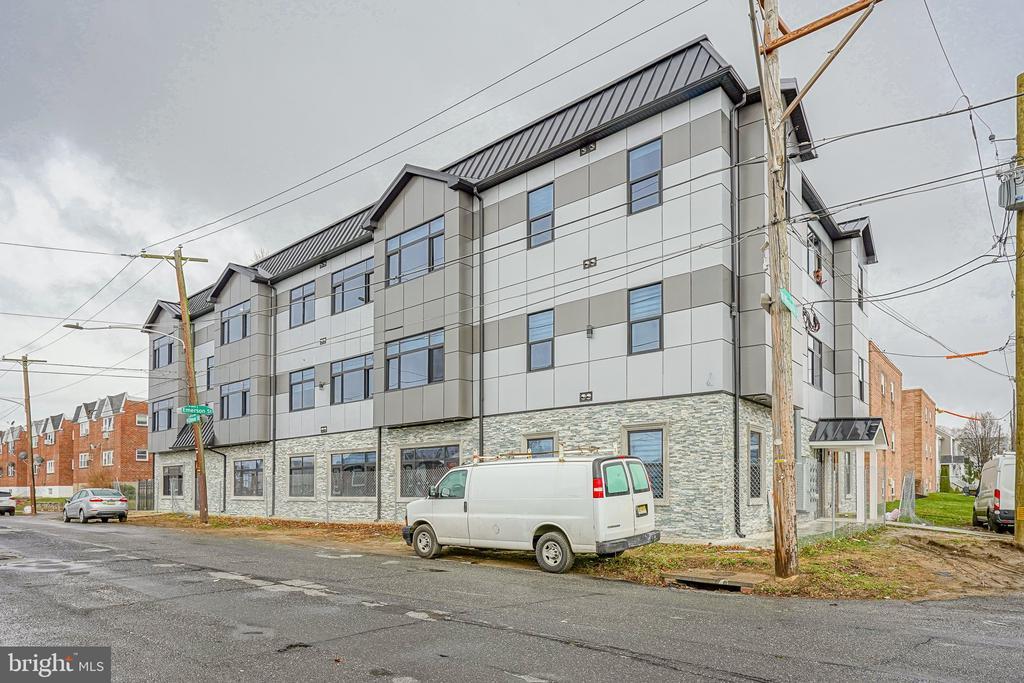 Foto del edificio - 4432 Wingate St