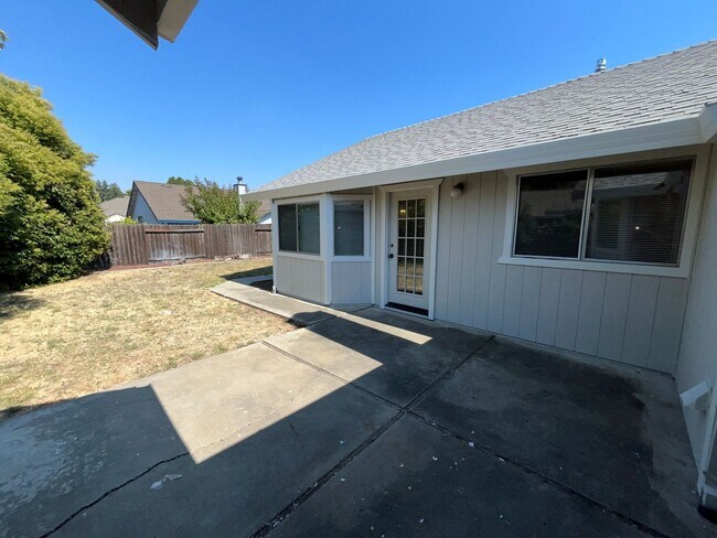 Foto del edificio - 4BR | 2BA | 1800SF | 2 Car Garage | Availa...