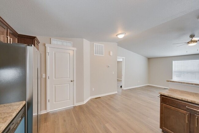 Foto del edificio - 1512 Tweed St