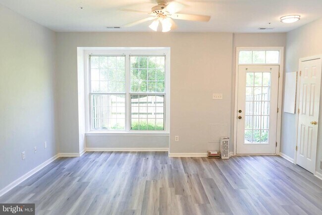 Foto del edificio - 5212 Duke Ct