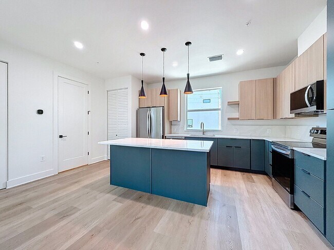 Photo - 336 14th St N Townhome