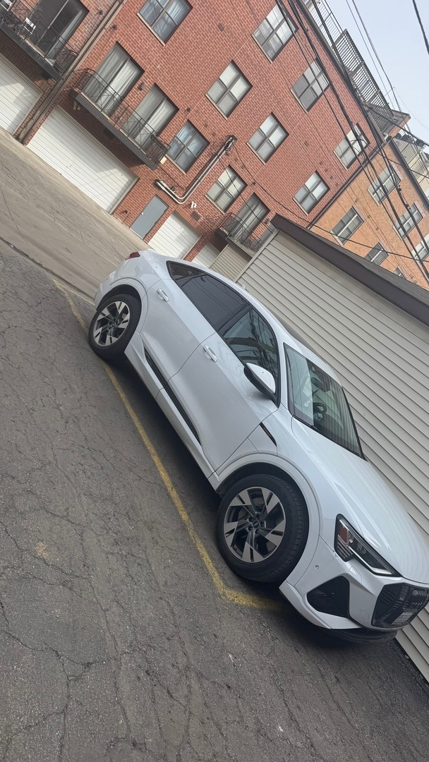 Building Photo - 2507 N Milwaukee Ave