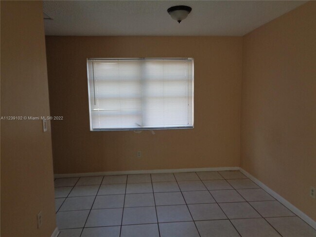 Building Photo - 3800 SW 59th Terrace