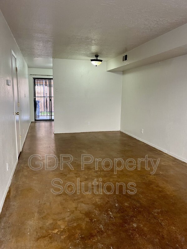 Building Photo - 1928 Buena Vista Dr SE