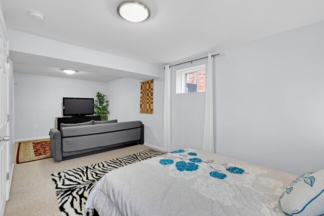 Foto del edificio - 7109 Layton Dr