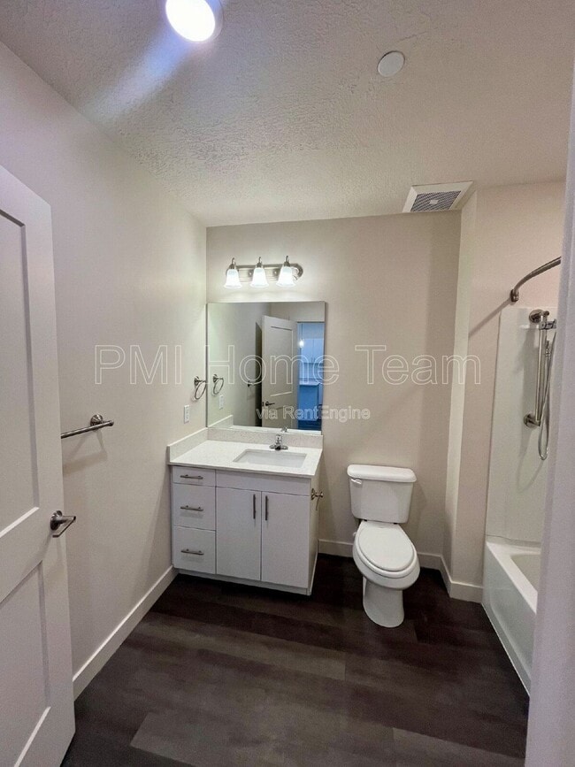 Building Photo - 155 9th St