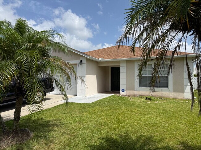 Foto del edificio - 161 Windrose Dr
