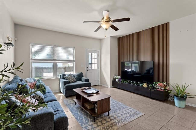 Foto del edificio - 3801 Black Granite Dr