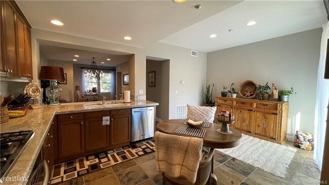 Building Photo - 2 br, 2.5 bath House - 74 Paseo Luna