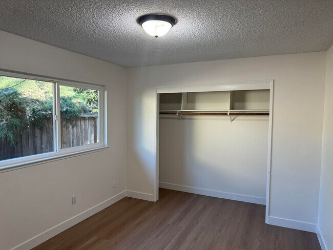 Foto del edificio - 5546-5548 Kohler Avenue