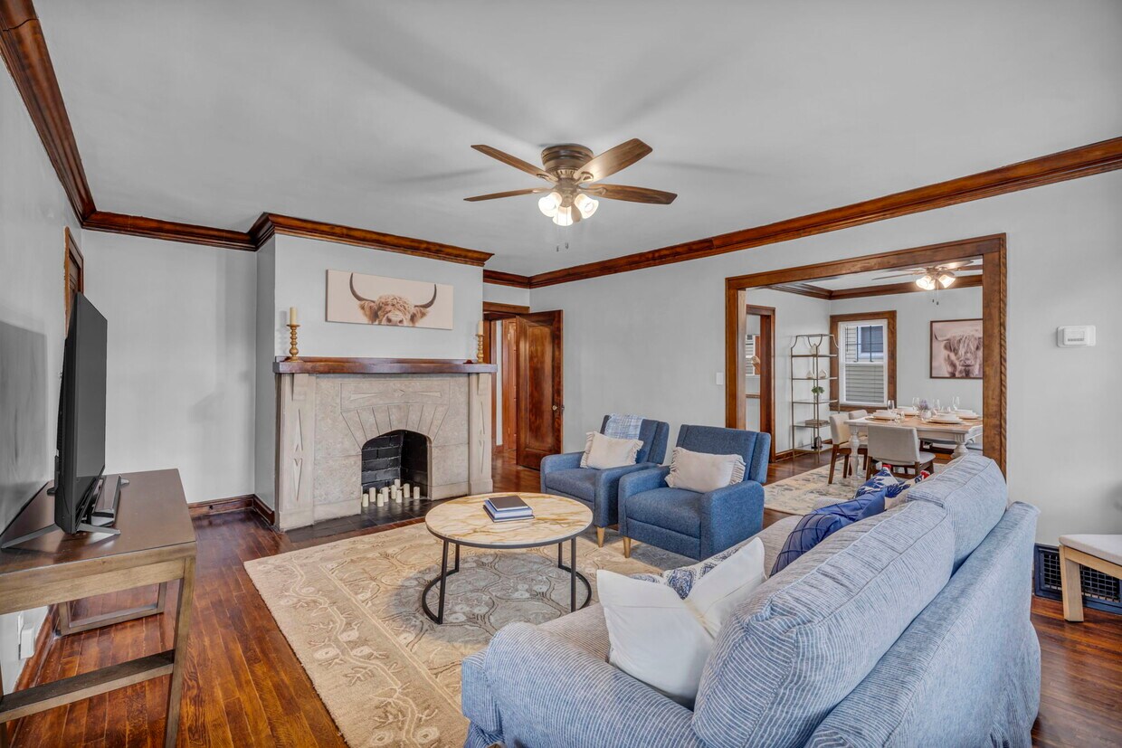 Primary Photo - 3386 Westbury Rd
