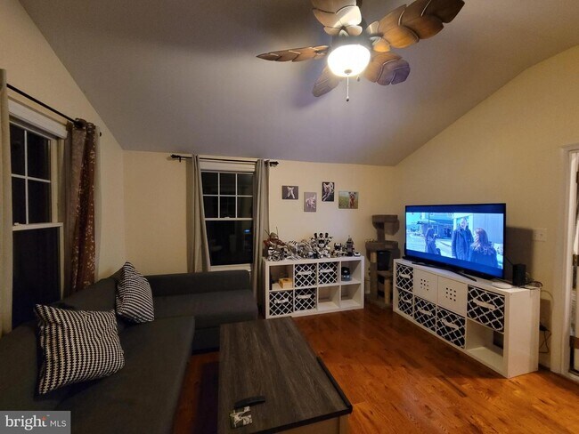 Foto del edificio - 1 Lindenwood Ct