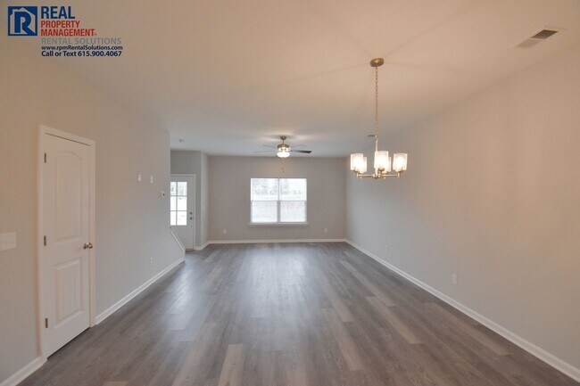 Foto del edificio - BRAND NEW 3BD/2.5BA townhome in LaVergne!