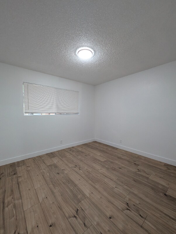 Foto del edificio - 341 Table Mountain Blvd