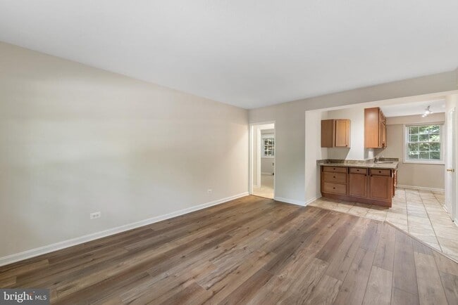 Building Photo - 4402 N Pershing Dr