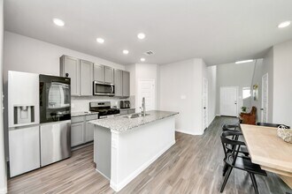 Building Photo - 2473 Carp Dr