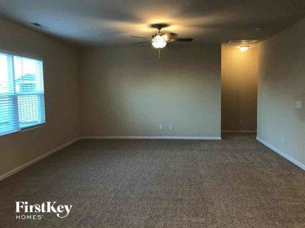 Foto del edificio - 1034 Blue Stream Ln