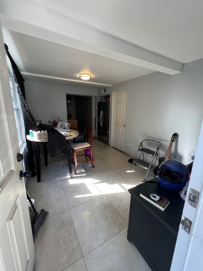 Building Photo - 354 6th St NW