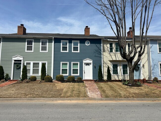 Foto del edificio - Well appointed 2 bed, 2.5 bath Townhouse