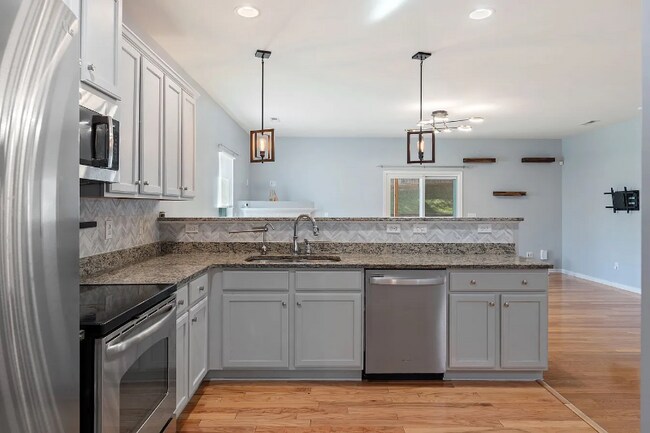 Building Photo - 4221 Lochurst Dr