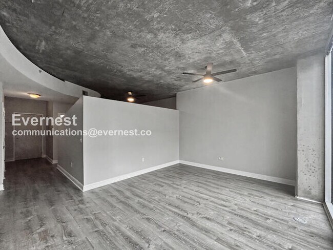 Foto del edificio - 400 W Peachtree St NW