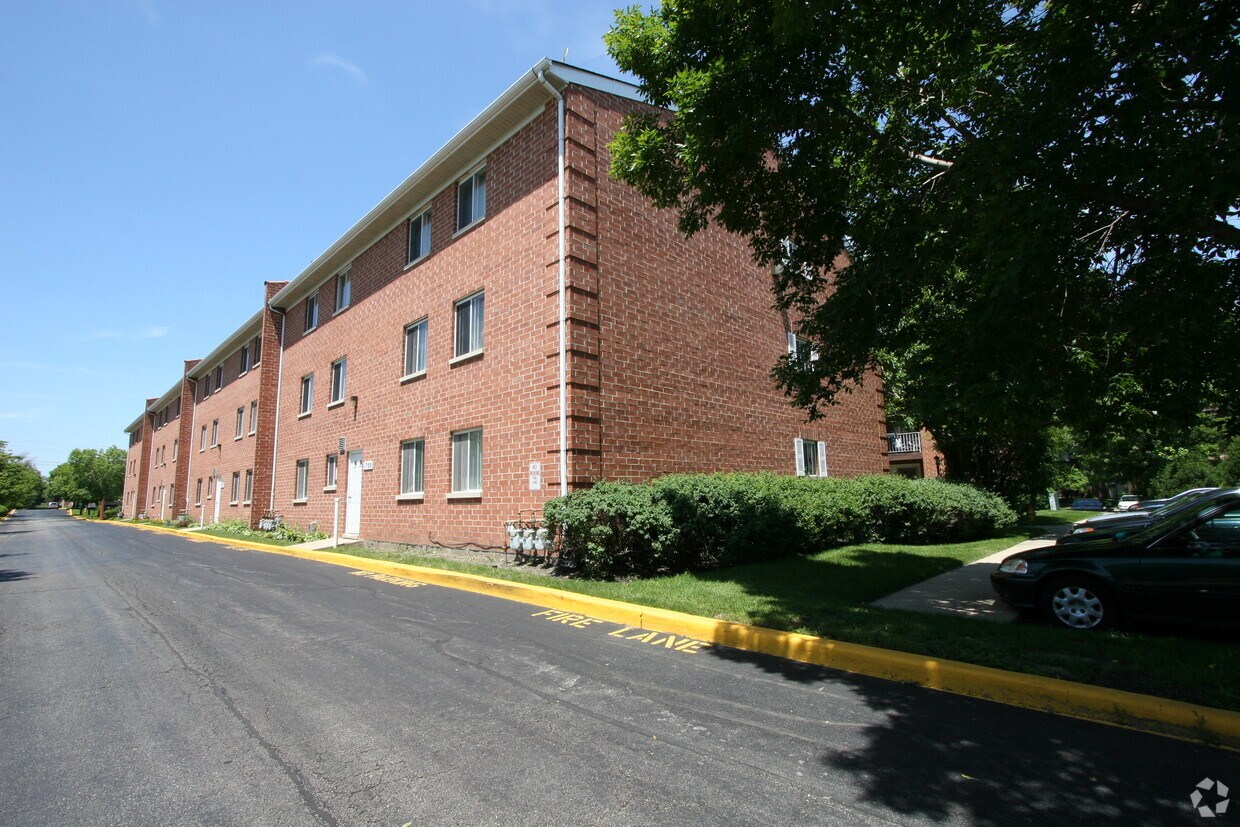 Building Photo - 1716 Sable Ln