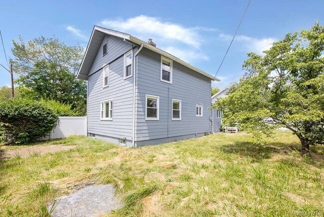 Building Photo - 119 E Village Rd