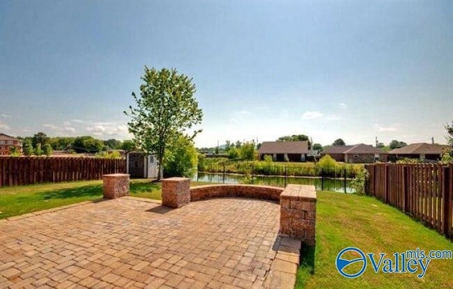 Building Photo - 5033 SE Valley Cove Dr