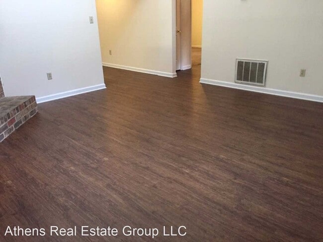 Building Photo - 2 br, 1 bath House - 420 Timothy Road